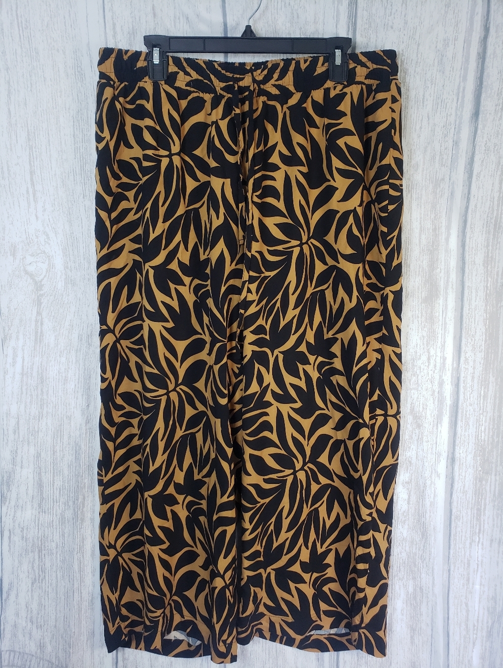 Philosophy Black & Mustard Leaf Print Wide Leg  Cropped Pants Pull On Sz 1X